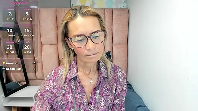 Issa Milf   online show from 02.10.26