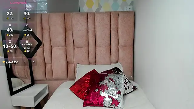 Issa Milf   online show from 03.30.26