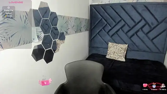 Valery More   online show from 01.13.26