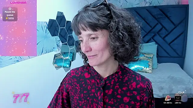 Valery More   online show from 04.11.26