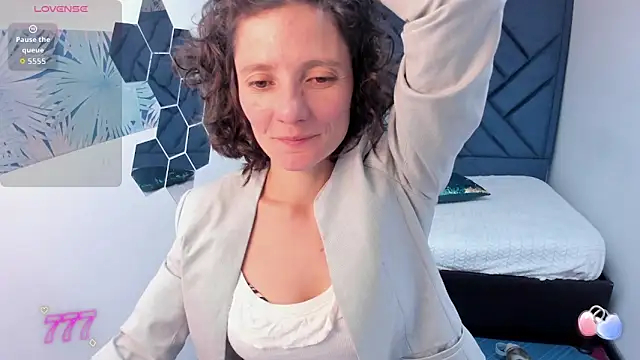 Valery More   online show from 06.17.26