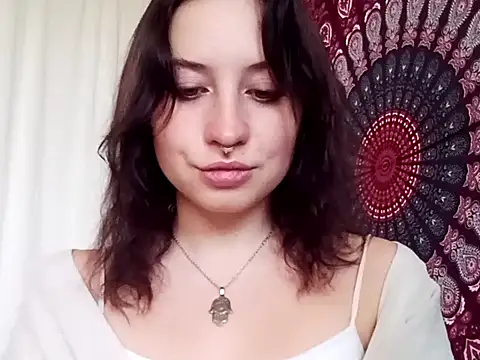 AdalynKiss online show from 10.20.25