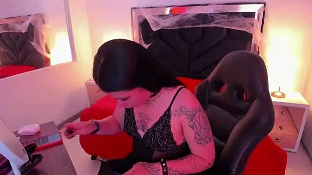 SusanVilla online show from 10.28.25