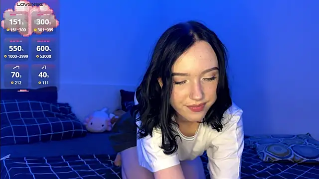 Snapshot of KayaNorth chatting on 11.14.25 KayaNorth online show from 11.14.25