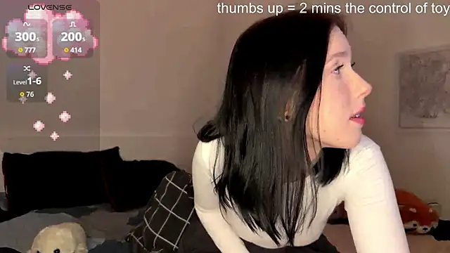 Snapshot of KayaNorth chatting on 02.15.26 KayaNorth online show from 02.15.26