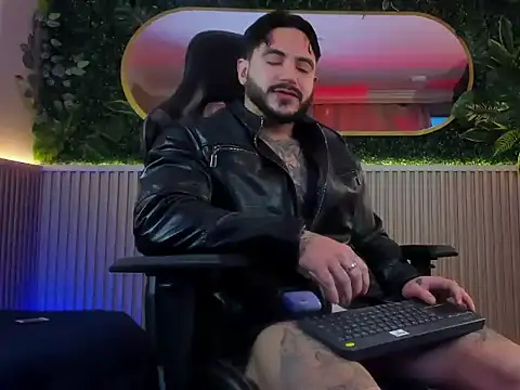 Snapshot of Dante_Dimarco chatting on 11.14.25 Dante Dimarco online show from 11.14.25