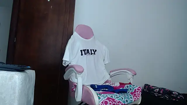 Snapshot of Adrew_fox chatting on 10.23.25 Adrew fox online show from 10.23.25