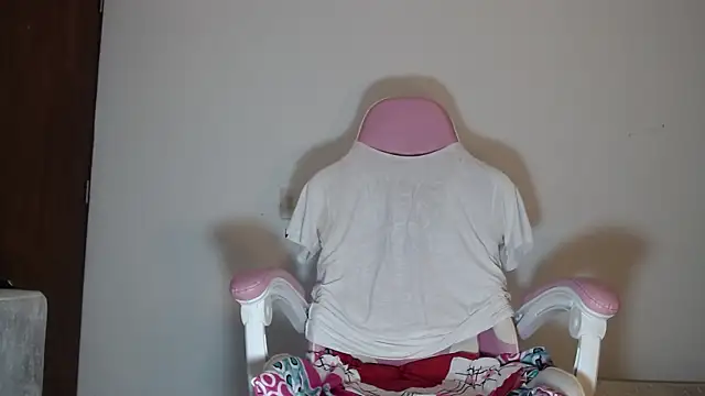 Snapshot of Adrew_fox chatting on 11.13.25 Adrew fox online show from 11.13.25