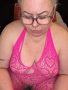 Snapshot of SaraNoir80 chatting on 02.06.26 SaraNoir80 online show from 02.06.26