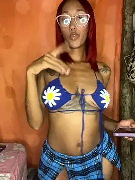 Snapshot of Zasha_Romero chatting on 10.31.25 Zasha Romero online show from 10.31.25