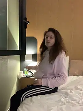 GoldenPussy1329 online show from 02.10.26