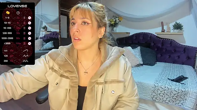 Snapshot of sophialyh_1 chatting on 10.09.25 sophialyh 1 online show from 10.09.25