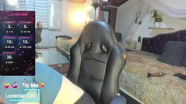 sophialyh 1 online show from 04.15.26