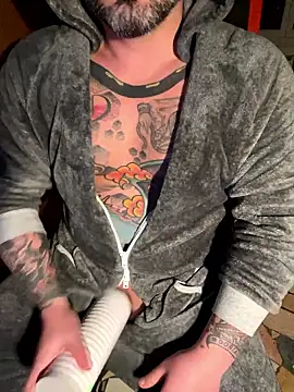 Snapshot of marcotatuatooo chatting on 01.12.26 marcotatuatooo online show from 01.12.26