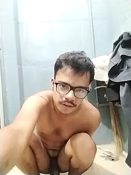 sexybobby13 online show from 10.15.25