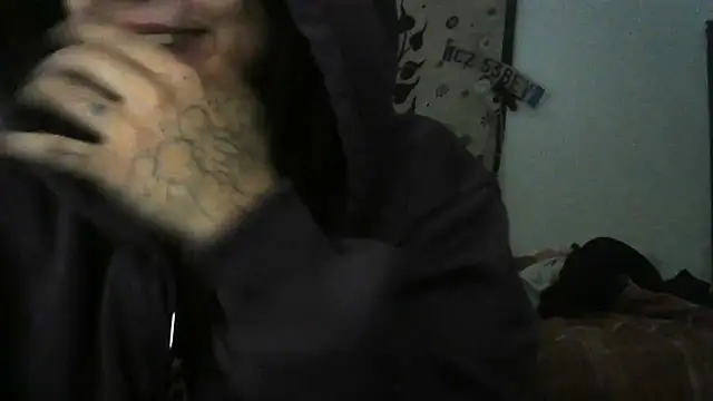 Snapshot of cutiefeet00 chatting on 10.08.25 cutiefeet00 online show from 10.08.25