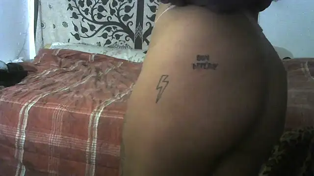 Snapshot of cutiefeet00 chatting on 10.10.25 cutiefeet00 online show from 10.10.25