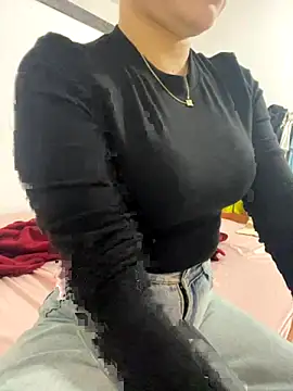 Snapshot of lee_ly chatting on 11.03.25 lee ly online show from 11.03.25