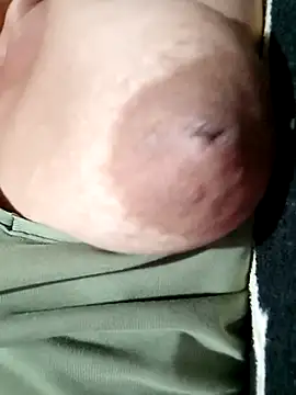 Hotmommax online show from 11.02.25