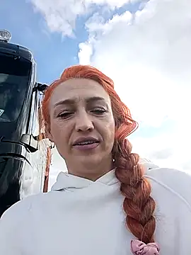 CoMiZrobiszJakMnieZlap666 online show from 10.29.25