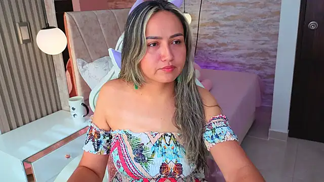 Snapshot of lila_cute1 chatting on 10.23.25 lila cute1 online show from 10.23.25