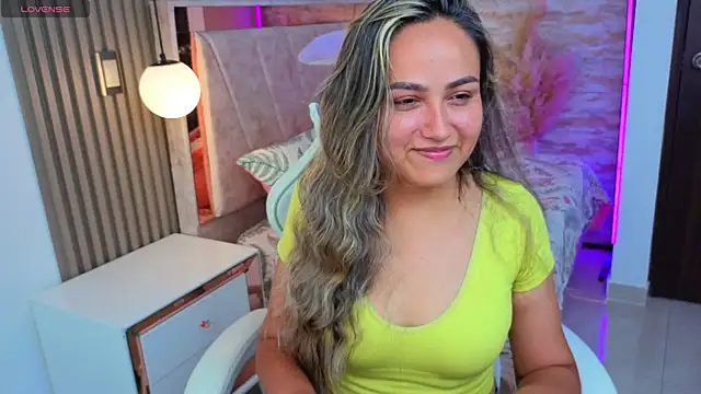 Snapshot of lila_cute1 chatting on 11.06.25 lila cute1 online show from 11.06.25