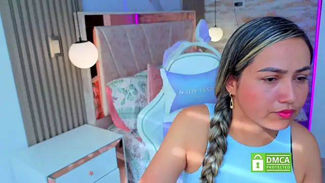 Snapshot of lila_cute1 chatting on 11.20.25 lila cute1 online show from 11.20.25