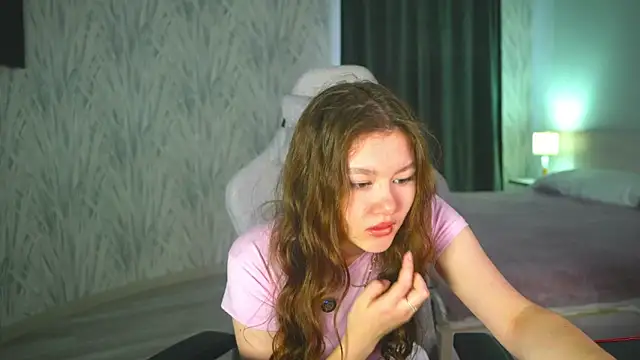 LewisThrone online show from 09.29.25