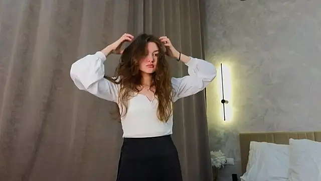 LewisThrone online show from 10.09.25