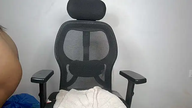 mooonlightbaby online show from 04.04.26