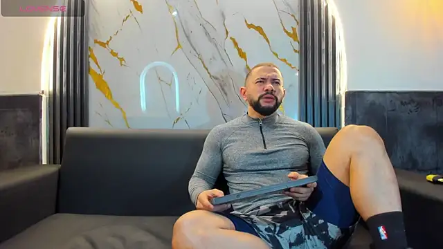 Snapshot of isaac_franko chatting on 11.26.25 isaac franko online show from 11.26.25