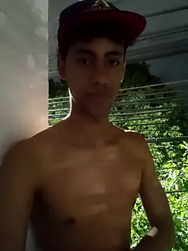 Snapshot of The_boy_good chatting on 10.01.25 The boy good online show from 10.01.25