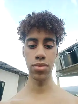 Snapshot of The_boy_good chatting on 10.05.25 The boy good online show from 10.05.25