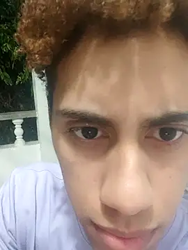 Snapshot of The_boy_good chatting on 10.08.25 The boy good online show from 10.08.25