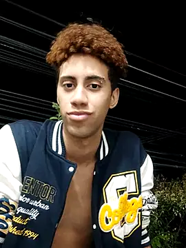 Snapshot of The_boy_good chatting on 10.10.25 The boy good online show from 10.10.25