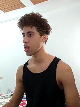 Snapshot of The_boy_good chatting on 10.10.25 The boy good online show from 10.10.25