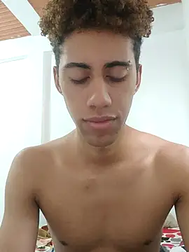 Snapshot of The_boy_good chatting on 10.11.25 The boy good online show from 10.11.25