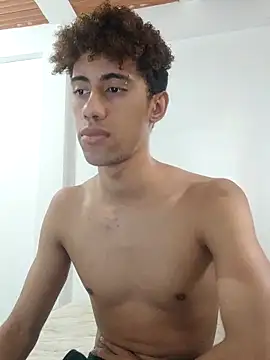 Snapshot of The_boy_good chatting on 10.18.25 The boy good online show from 10.18.25