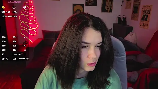 kira kick online show from 11.27.25