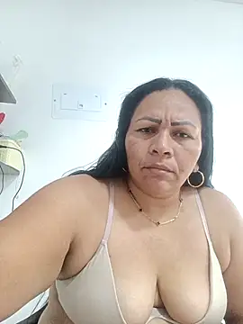 Snapshot of Dirty_Candy chatting on 10.09.25 Dirty Candy online show from 10.09.25