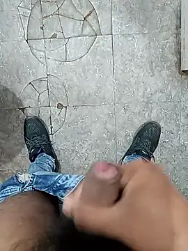 SlipperyRebound0 online show from 11.20.25