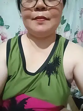 Snapshot of NestleGirl22 chatting on 06.20.26 NestleGirl22 online show from 06.20.26