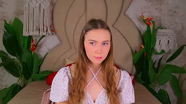 Snapshot of OliviaLay chatting on 11.17.25 OliviaLay online show from 11.17.25