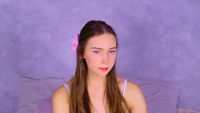 Snapshot of OliviaLay chatting on 11.24.25 OliviaLay online show from 11.24.25