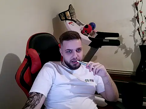 KingAdonisss online show from 10.17.25