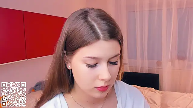 Snapshot of MondoNeko chatting on 11.08.25 MondoNeko online show from 11.08.25