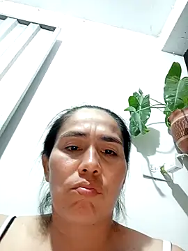 single-mother-indecent- online show from 10.10.25