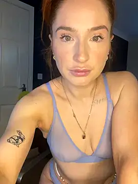 Snapshot of Cherry-L-28 chatting on 11.13.25 Cherry-L-28 online show from 11.13.25