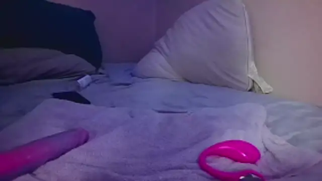 Snapshot of Queen2454 chatting on 10.24.25 Queen2454 online show from 10.24.25