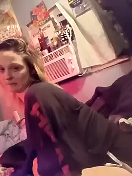 Snapshot of Queen2454 chatting on 02.18.26 Queen2454 online show from 02.18.26